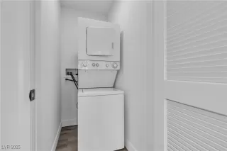 Photo #6: 2708802 Listing 