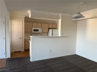 Photo #4: 2708803 Listing 