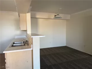 Photo #6: 2708803 Listing 