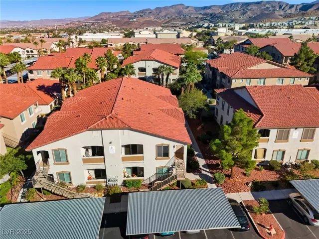 MLS: 2708824 Condo For Sale