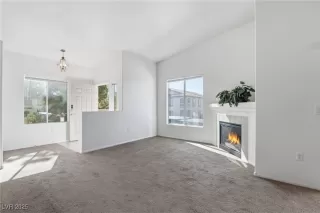 Photo #5: 2708824 Listing 