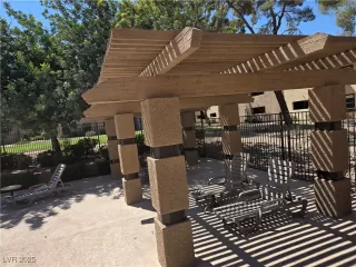 Photo #3: 2708826 Listing 