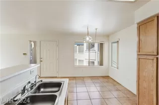 Photo #3: 2708827 Listing 