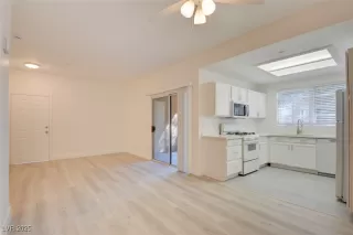 Photo #6: 2708832 Listing 