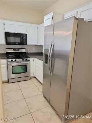 Photo #4: 2708844 Listing 