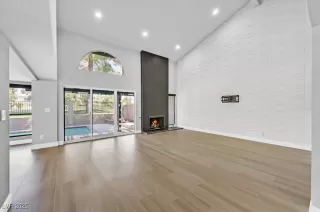 Photo #3: 2708861 Listing 