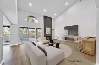 Photo #4: 2708861 Listing 