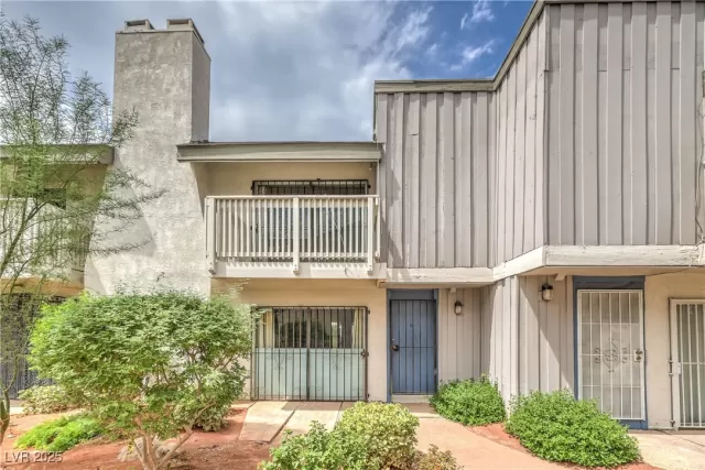 MLS: 2708862 Condo For Sale