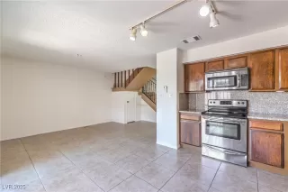 Photo #5: 2708862 Listing 