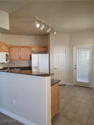 Photo #4: 2708884 Listing 