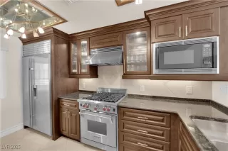 Photo #1: 2708886 Listing