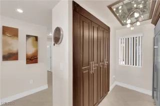 Photo #3: 2708886 Listing