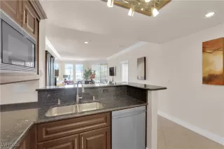 Photo #4: 2708886 Listing