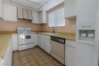 Photo #6: 2708891 Listing 