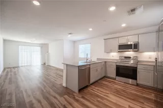 Photo #4: 2708960 Listing 