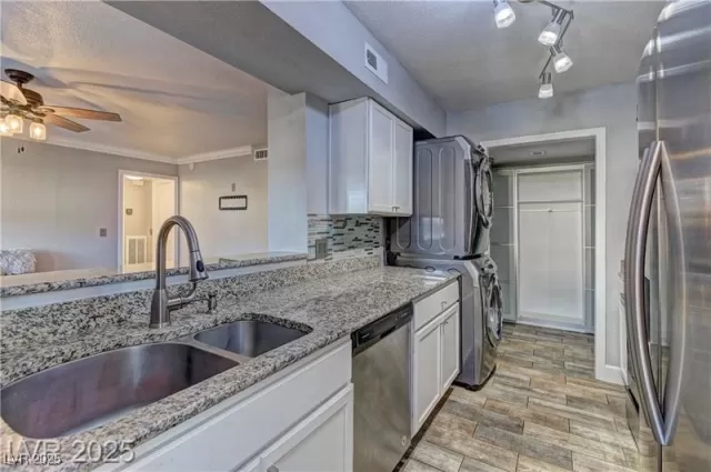 MLS: 2708963 Condo For Sale