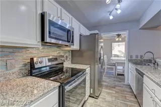 Photo #1: 2708963 Listing