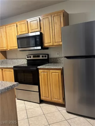 Photo #3: 2708970 Listing 