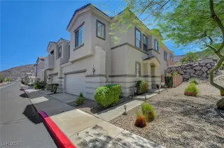 Photo #3: 2708971 Listing 