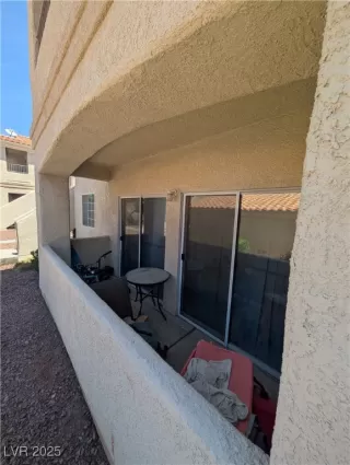 Photo #4: 2708992 Listing