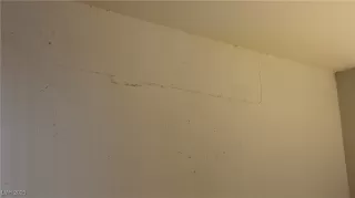 Photo #6: 2708992 Listing