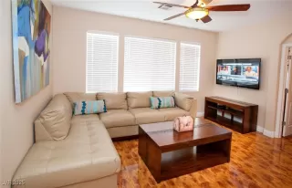 Photo #1: 2708995 Listing 