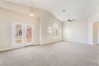 Photo #5: 2709064 Listing