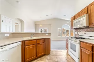 Photo #6: 2709064 Listing