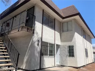 Photo #1: 2709098 Listing 