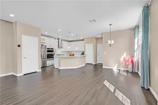 Photo #4: 2709105 Listing 