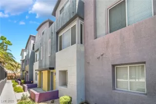 Photo #2: 2709125 Listing 