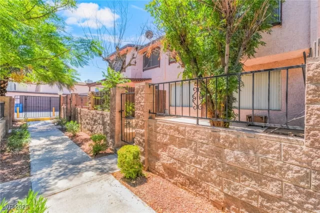 MLS: 2709126 Condo For Sale