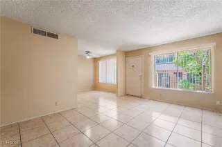 Photo #3: 2709126 Listing 