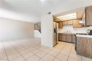 Photo #6: 2709126 Listing 