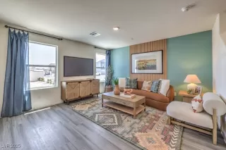 Photo #5: 2709147 Listing 