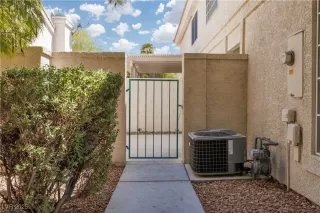 Photo #3: 2709164 Listing 