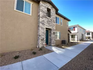 Photo #2: 2709225 Listing 