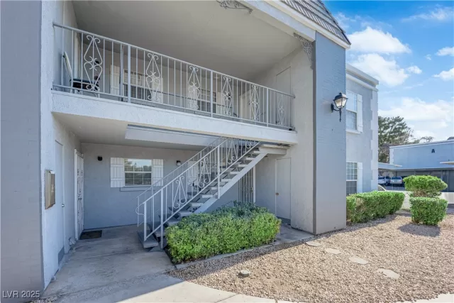 MLS: 2709226 Condo For Sale