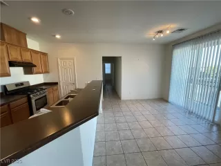 Photo #1: 2709229 Listing 