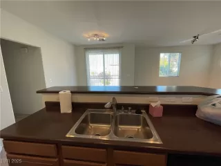 Photo #5: 2709229 Listing 