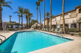 Photo #3: 2709237 Listing