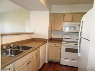 Photo #4: 2709244 Listing 