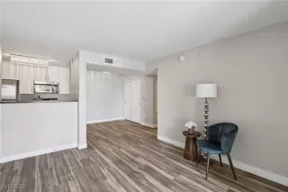 Photo #3: 2709248 Listing