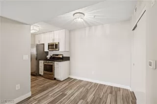 Photo #6: 2709248 Listing