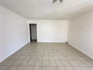 Photo #3: 2709266 Listing 