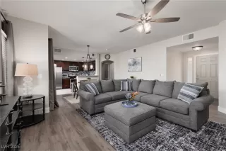 Photo #5: 2709275 Listing