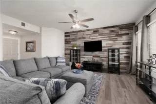 Photo #6: 2709275 Listing