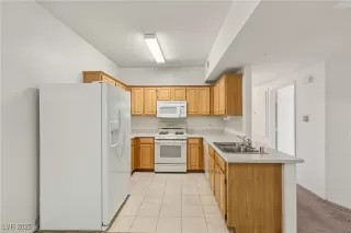 Photo #2: 2709285 Listing