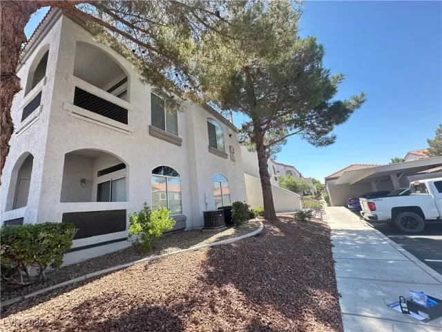MLS: 2709319 Condo For Sale