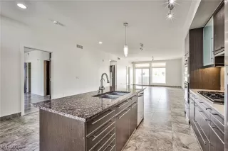 Photo #6: 2709324 Listing